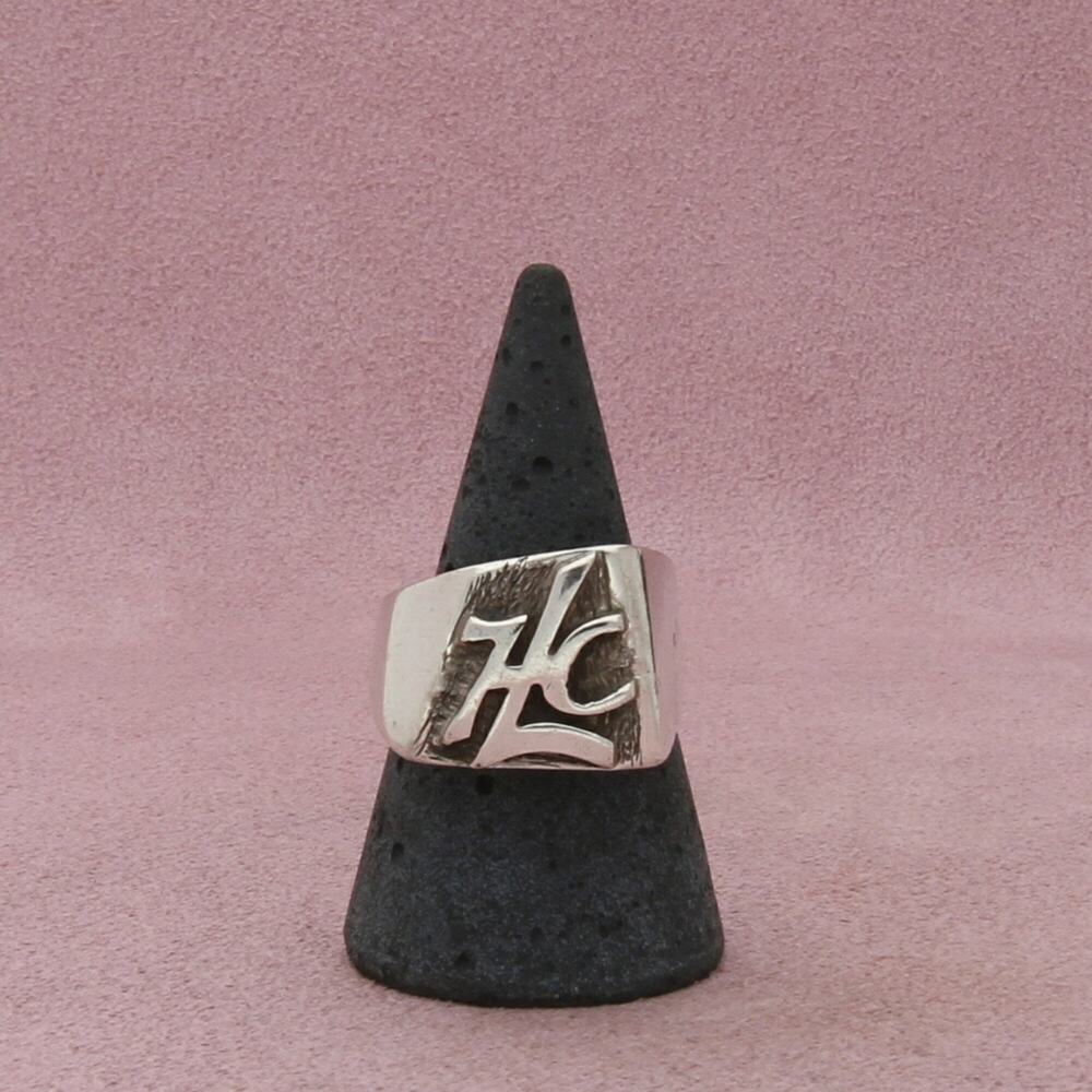 sterling silver vintage artisan made signet ring size 8.25